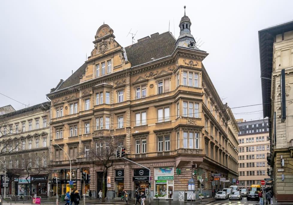 Andrassy Grandeur With Indoor Parking Apartamento Budapeste Exterior foto