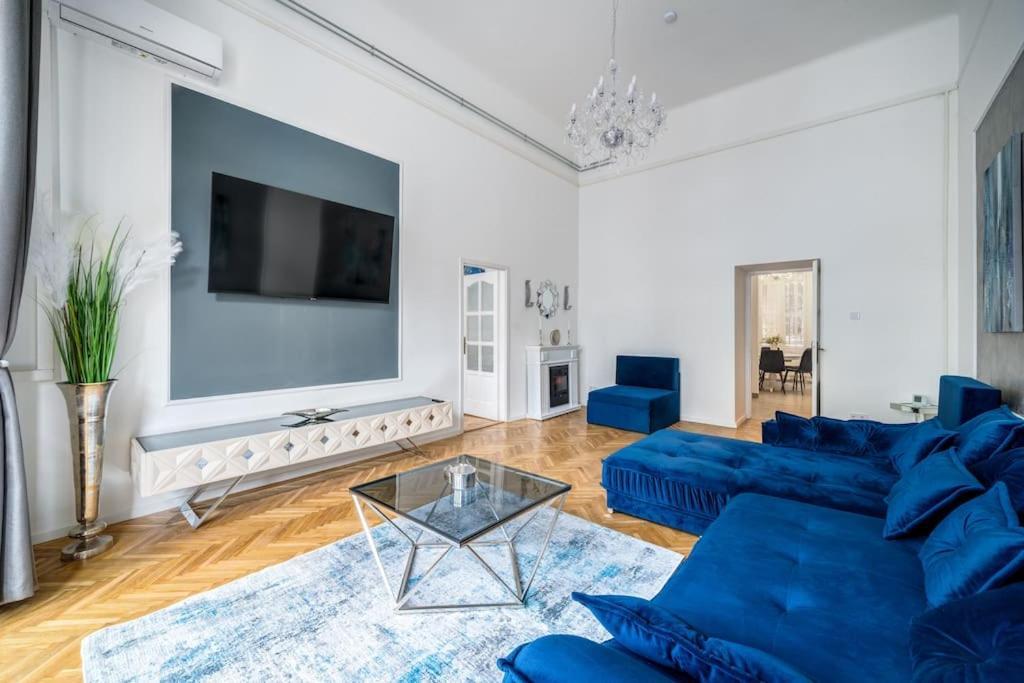 Andrassy Grandeur With Indoor Parking Apartamento Budapeste Exterior foto
